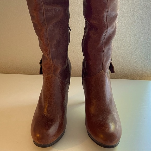 High heeled boots used but like new boots๐๐ - Picture 3 of 12